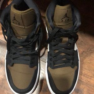 Nike Air Jordan1, Mid, Olive Toe
